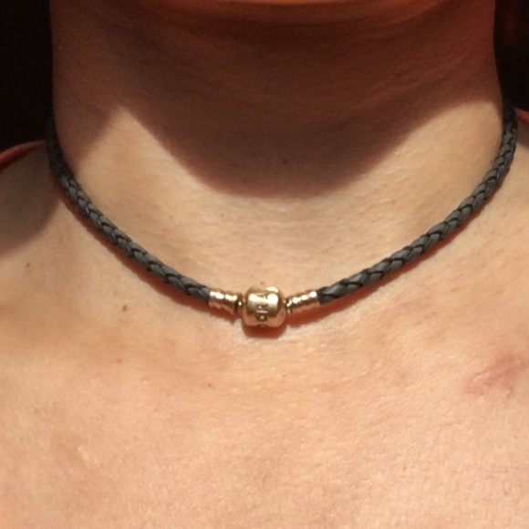 Pandora leather bracelet w/gold clasp - Picture 3 of 6